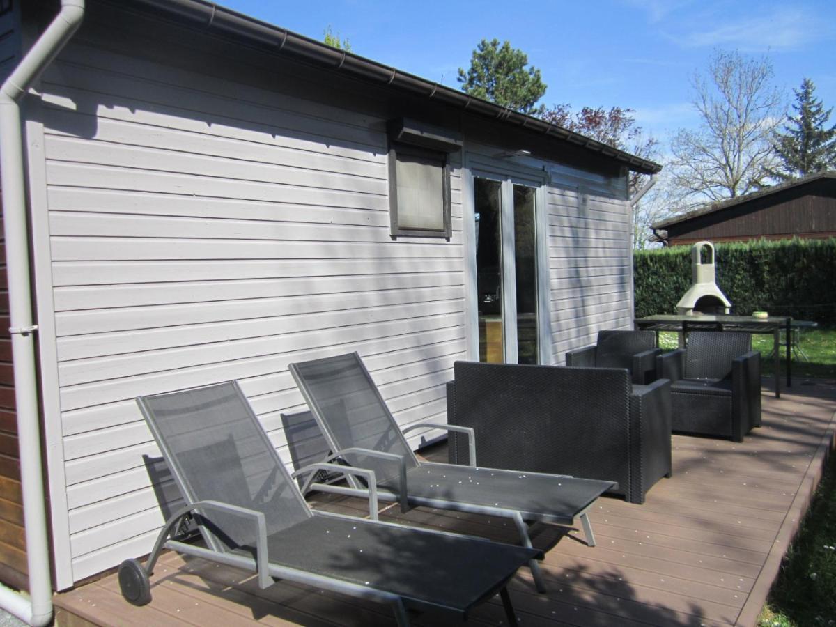 Le Petit Chalet Resteigne Exterior foto
